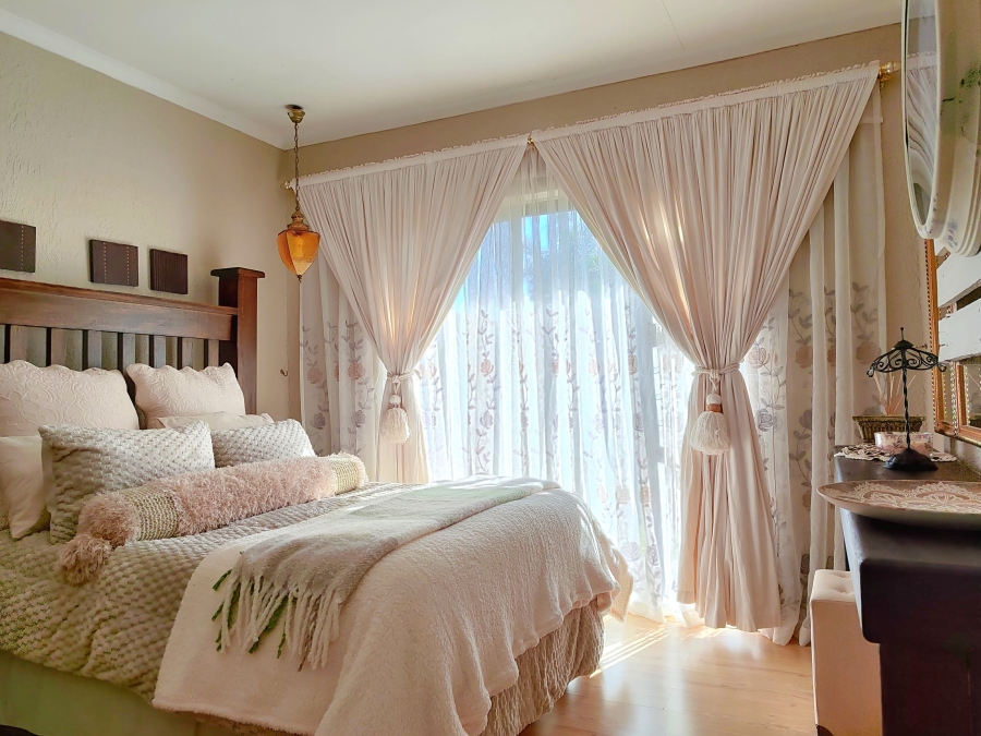 6 Bedroom Property for Sale in Doringkruin North West